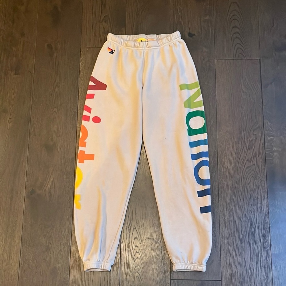 FULL CLOSET CLEAR OUT, ALL OFFERS ACCEPTED. DO NOT BUY